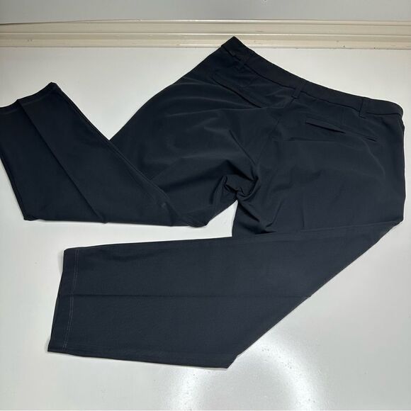 Lululemon Charcoal Athleisure Crop Pant in Size 34W x 26IS - Picture 3 of 8